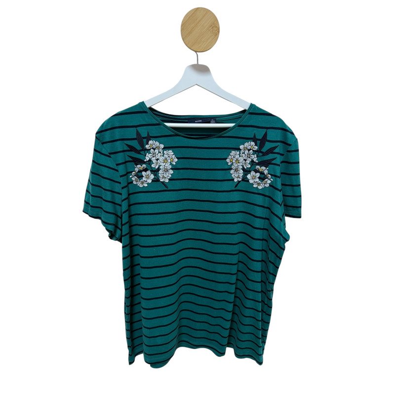 Tricou