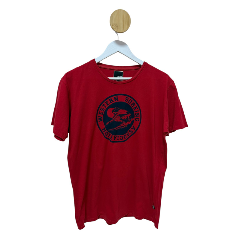 Tricou